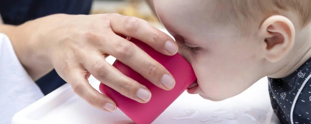 Au revoir le biberon, bonjour le gobelet !