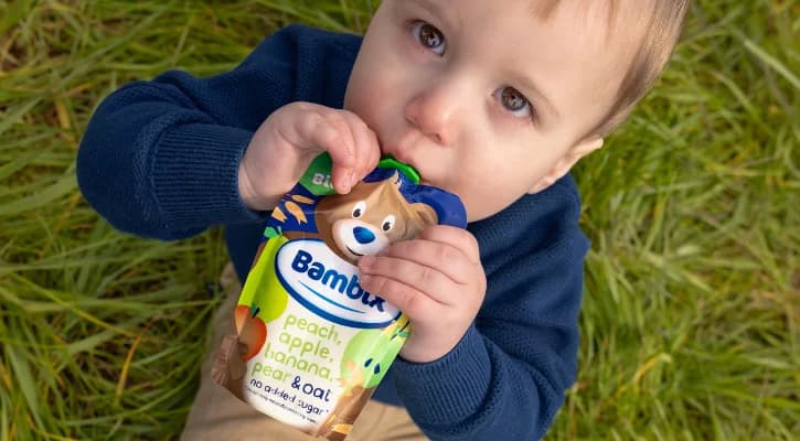 Gourde de fruits : un sachet pratique de purée de fruits pour les jeunes papilles !